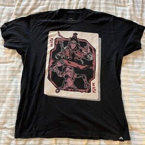 Large Black “Warframe” Grineer Queens Playing Card T-Shirt